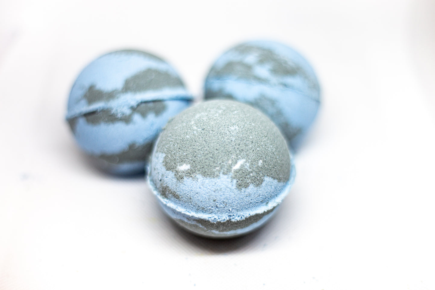 Midnight Skinny Dipping Bath Bomb