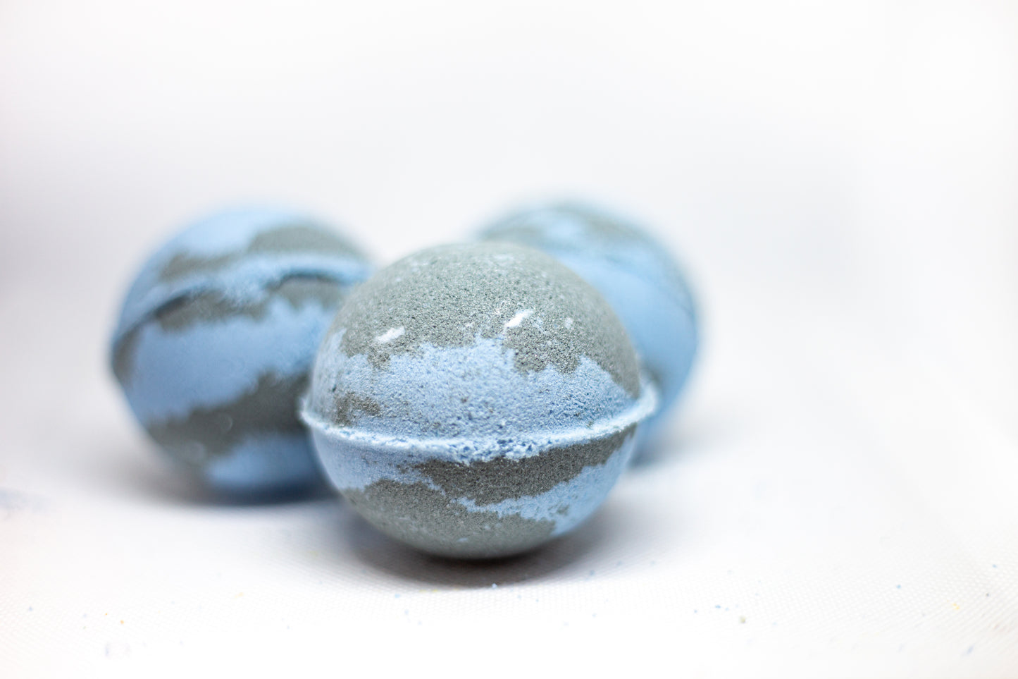 Midnight Skinny Dipping Bath Bomb